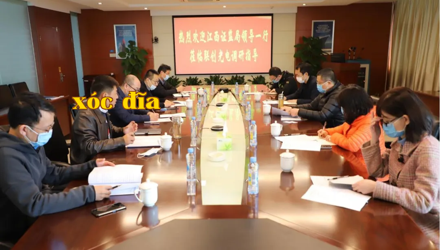 Đoàn lãnh đạo Cục Giám sát Chứng khoán Giang Tây đến thăm và hướng dẫn công ty