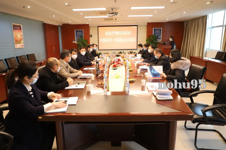 Phó tổng giám đốc Ký Kiến Hùng của Ngân hàng Trung Quốc chi nhánh Giang Tây cùng một đoàn đã đến công ty thăm và chỉ đạo